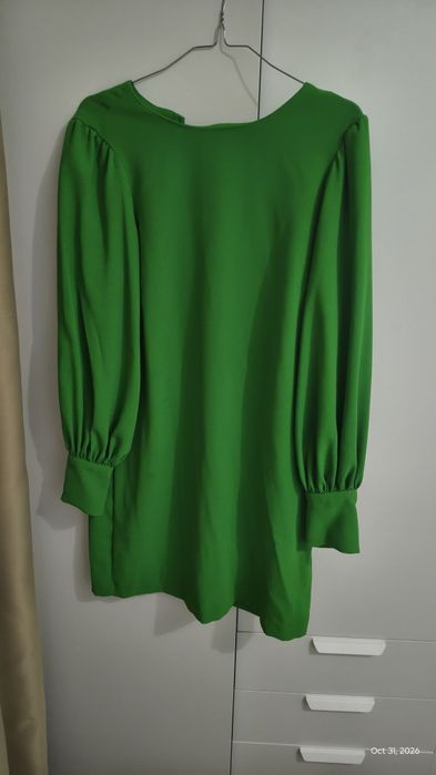 Rochie HM verde smarald marimea 34 XS cu maneci bufante