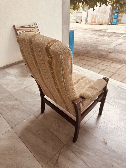 Удобно скандинавско кресло – масивно дърво, висок комфорт