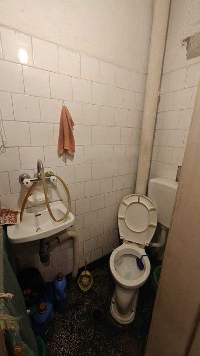 Тристаен апартамент до Търговска гимназия