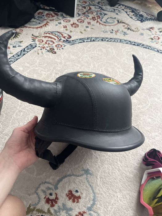 Продам шлема срочно