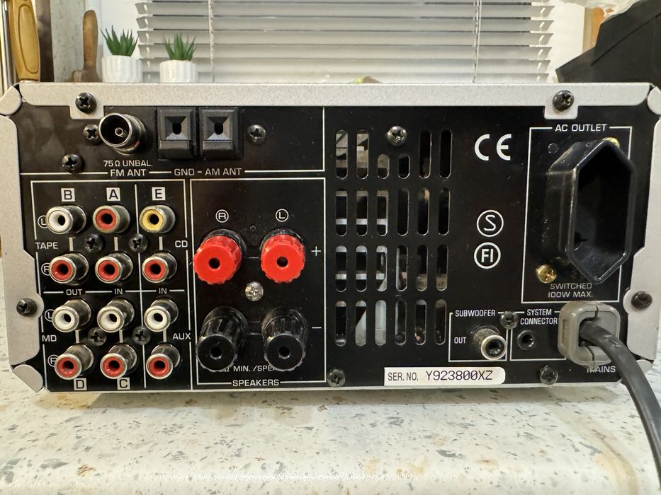 Мини resiver Yamaha RX-E100