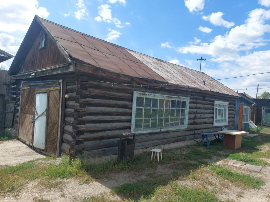 Продам домик на слом во дворе