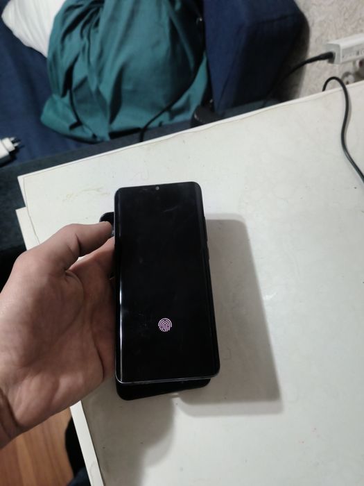 Продам телефон, есть минусы