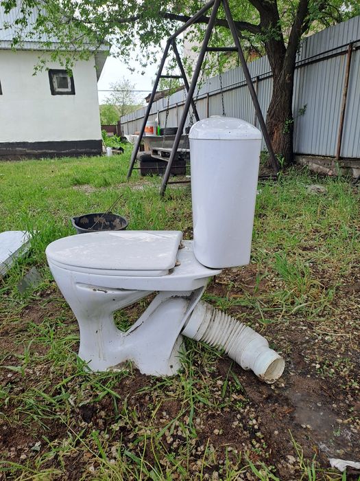 Продам унитаз с доставкой