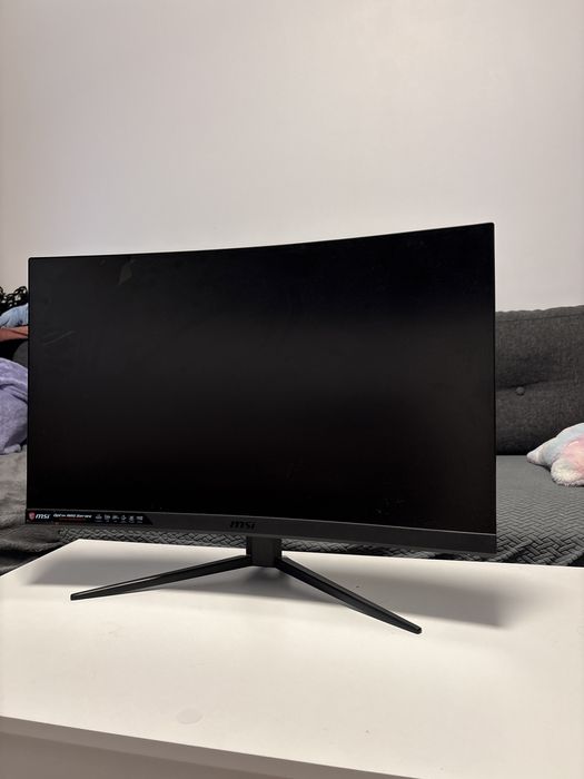 Monitor curbat msi 165 hz pentru piese