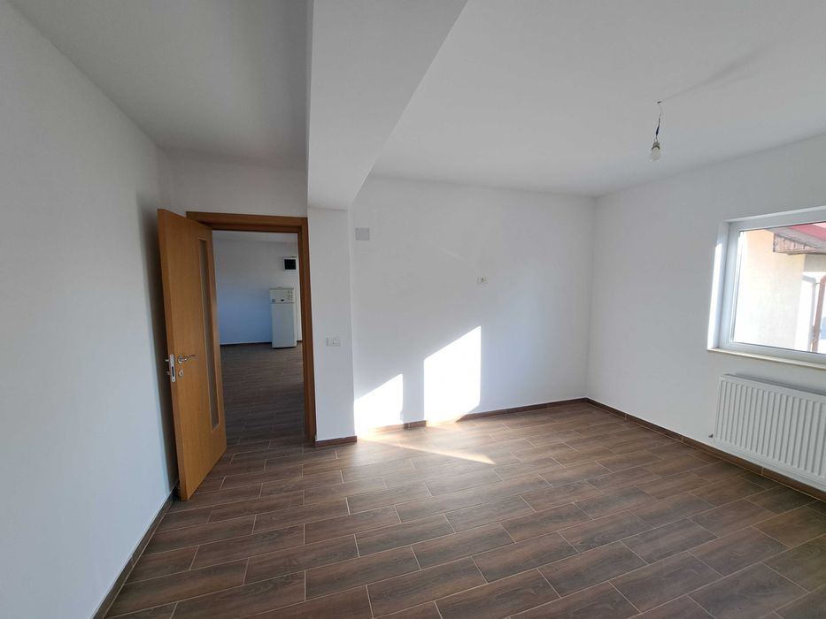 Închiriere apartament 3 camere – ideal pentru sediu firmă