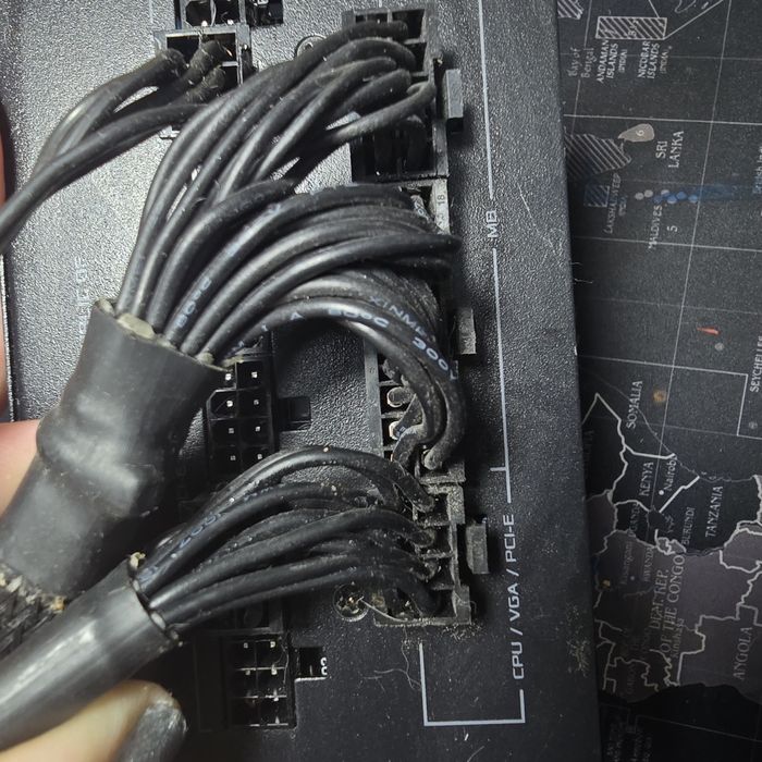 Sursă Asus 750w modulară