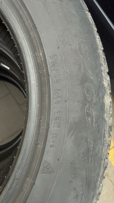 Продам резину 215/65 R17