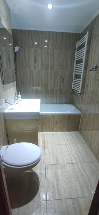 Inchiriez apartament
