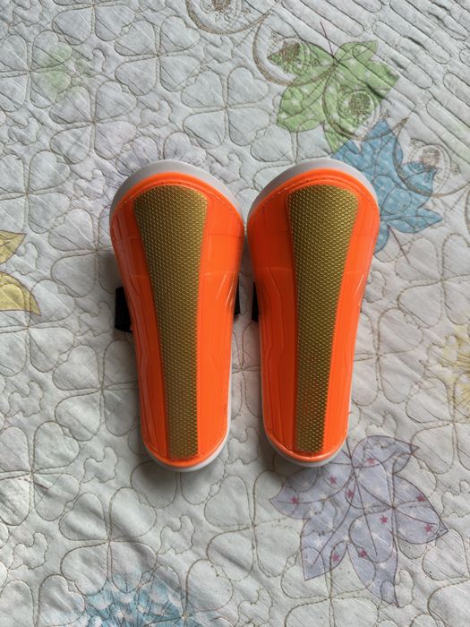 щитки для футбола