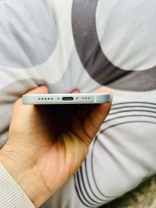 Iphone 15 pentru piese blue black