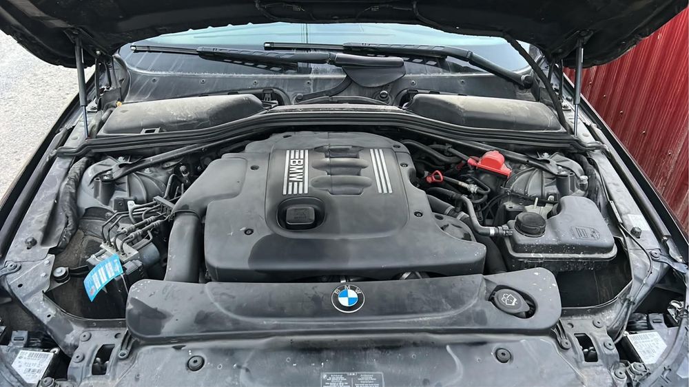 Vând sau schimb BMW E60 520D