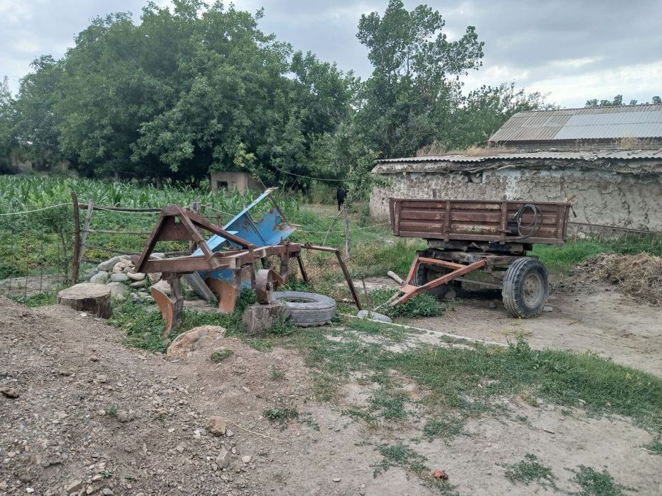 Traktor sotiladi