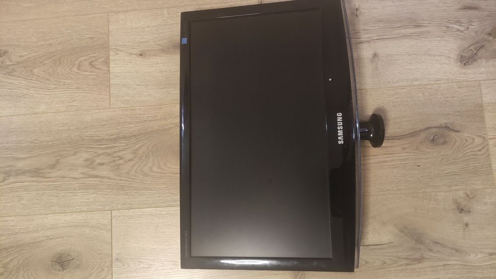 Монитор без ножек