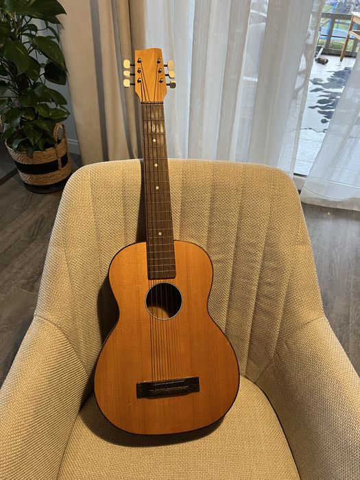 Chitara ukulele Bruko cu 6 corzi made in Germany