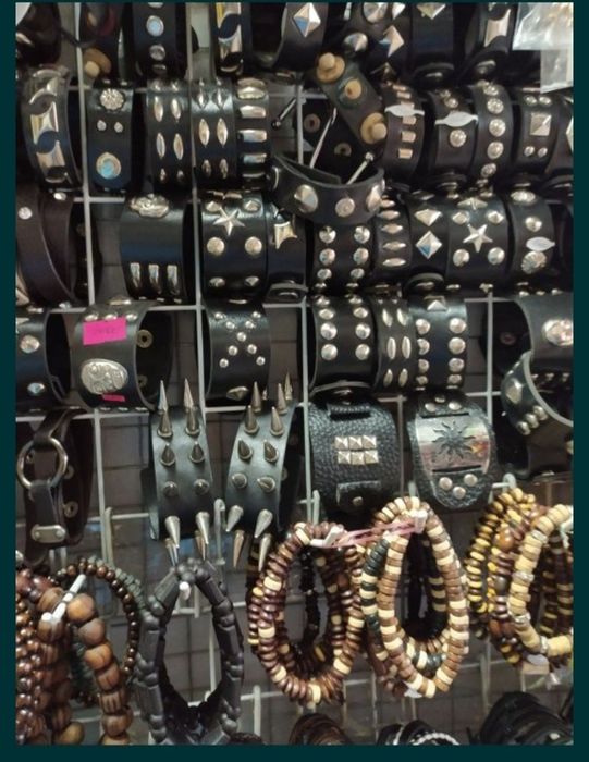 Браслеты кожаные