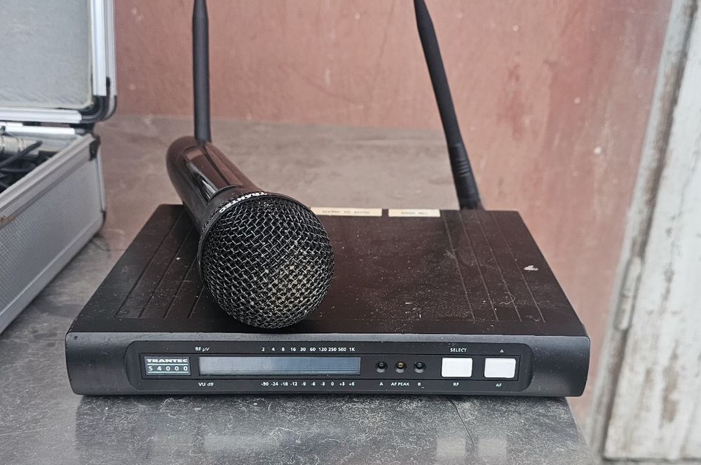 Безжичен микрофон Trantec s4000