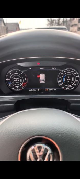 VOLKSWAGEN Tiguan 2018 — imagine 3