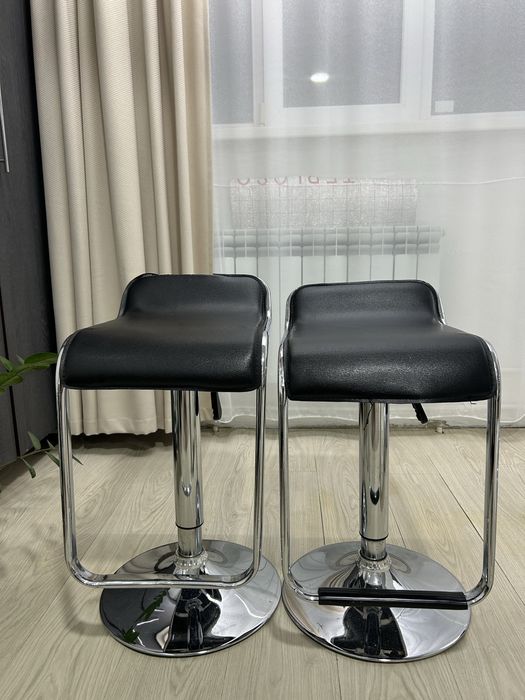 Продам барные стулья 2 шт