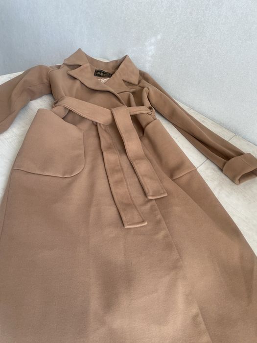 Продам демисезонное пальто