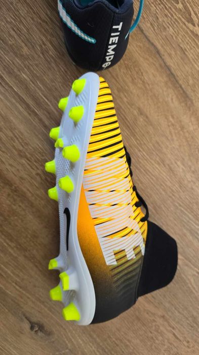 Нови оригинални бутонки и стоножки