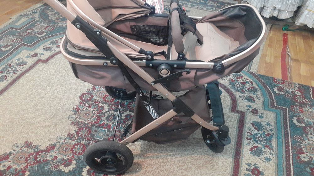 Продам детскии коляску