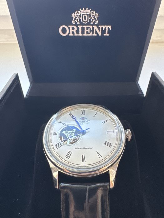 Продам часы orient