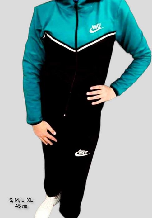 Дамски спортни екипи. Комплекти