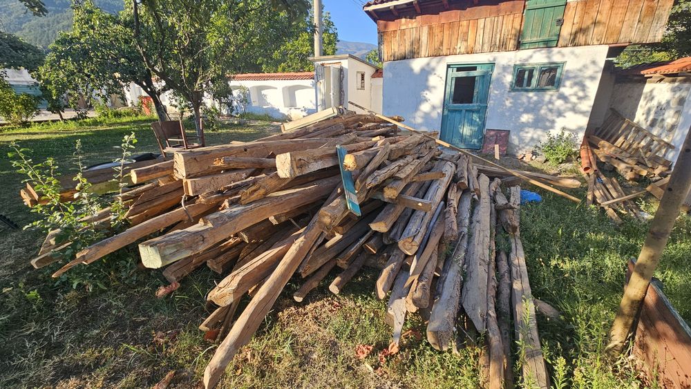 Греди от стара къща