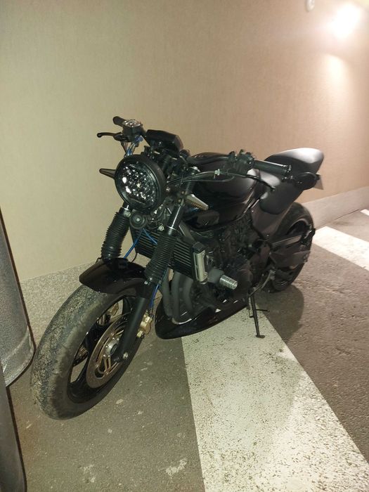универсален LED фар и части за Honda Hornet