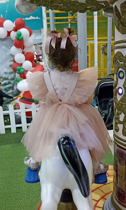 Продам платье нарядное детское