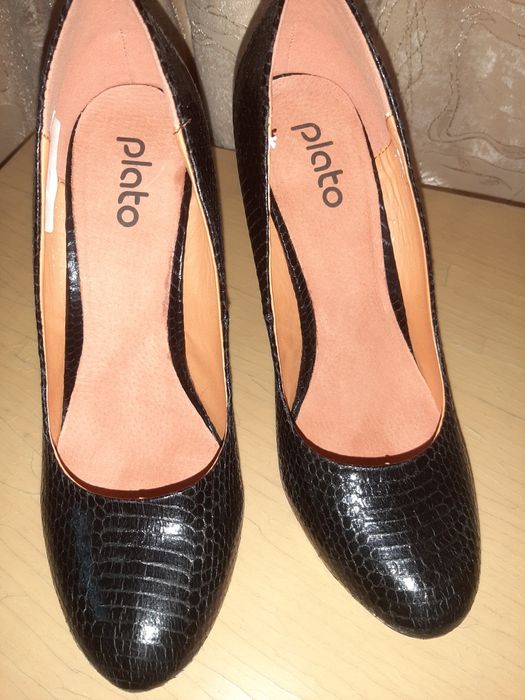 Продаю туфли нарядные