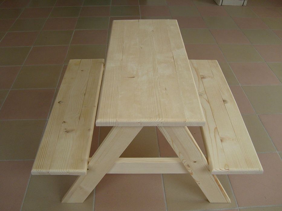 Детска Масичка,за хранене и игра.