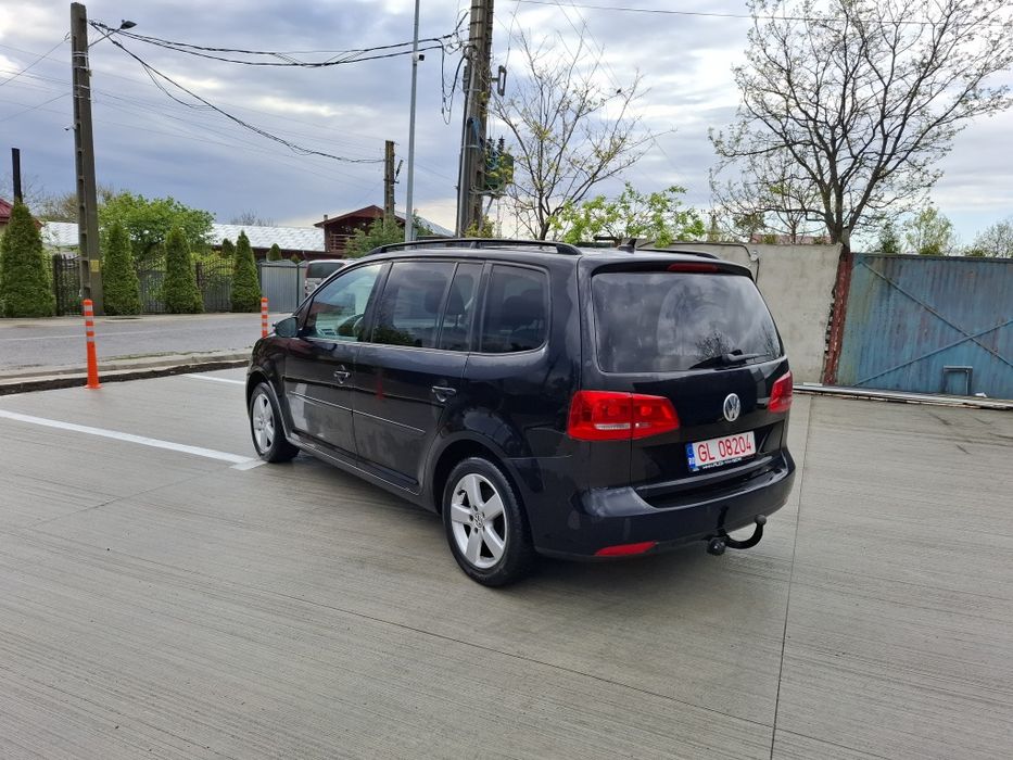 Vând Volkswagen touran 7 locuri Automat 2012