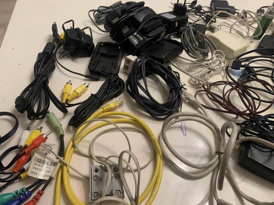 Зарядки, шнуры, кабеля и т.д