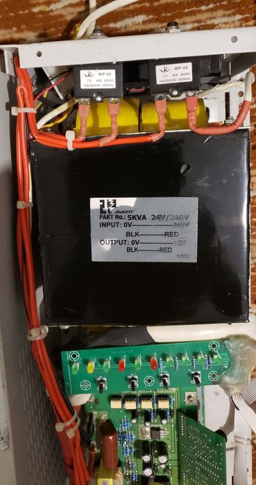 E și UPS, și Invertor_5Kw, Undă_Sinusoidală_Pură, Greutate_28Kg.