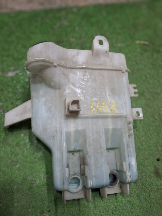 Бочек омывателя тойота альфард