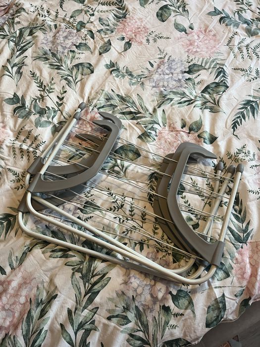 Suport haine pentru calorifer