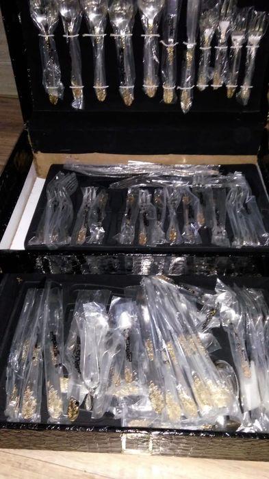 Продается набор столовых приборов