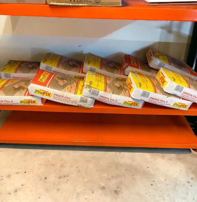 Универсални стелажи 300кг на ниво..