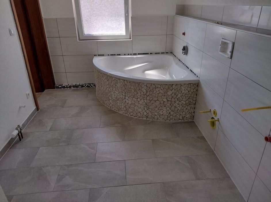 Amenajari interioare/exterioare Montaj gresie-faianta,parchet, zidarie