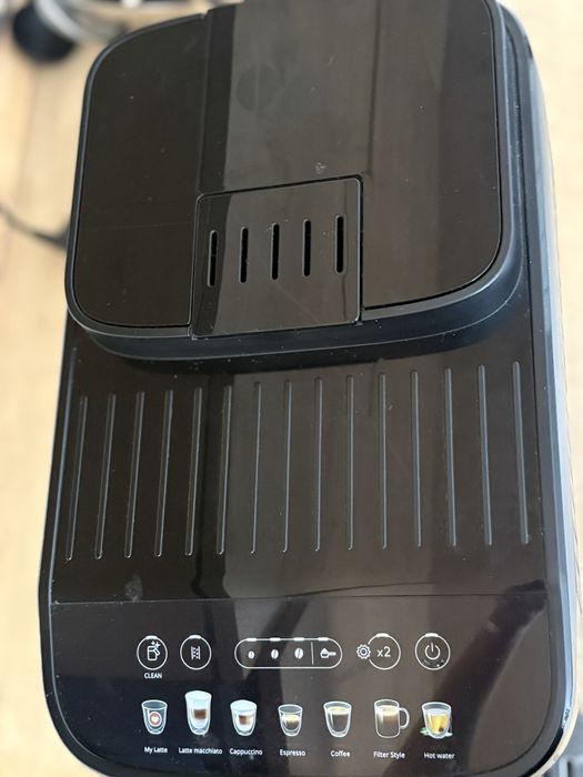 Кофемашина Delonghi Magnifica