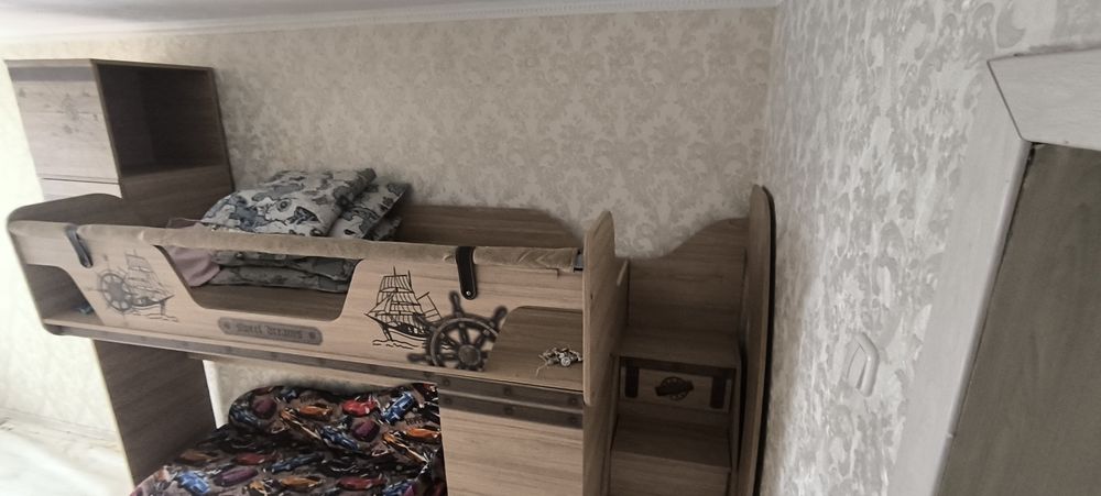 Детская кровать,  двухъярусная.