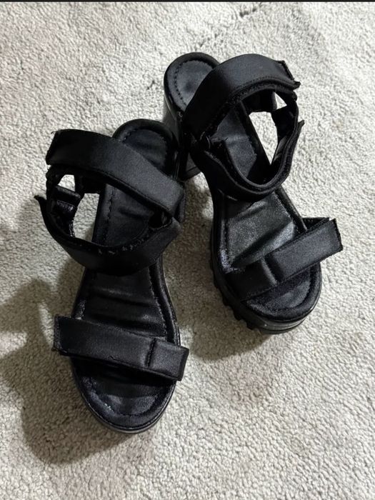 Женские сандали на платформе