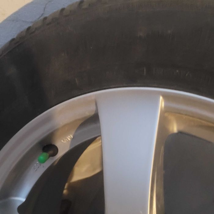 Vand jenți aluminiu si cauciucuri