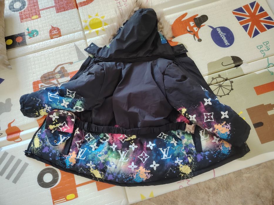 Продаю детский комбинезон