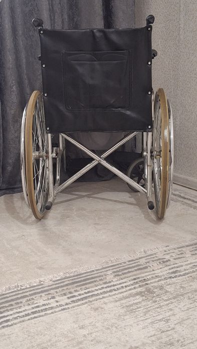 Инвалидная коляска с горшком