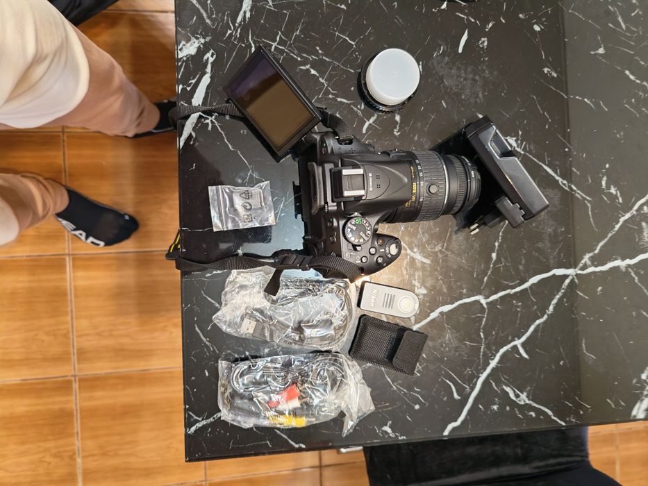 Nikon D5200 foarte putine cadre