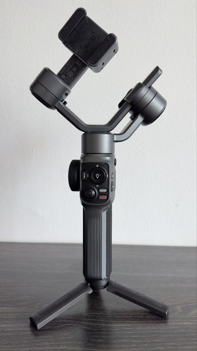 Stabilizator Zhiyun Tech Smooth 5 pentru smatphone