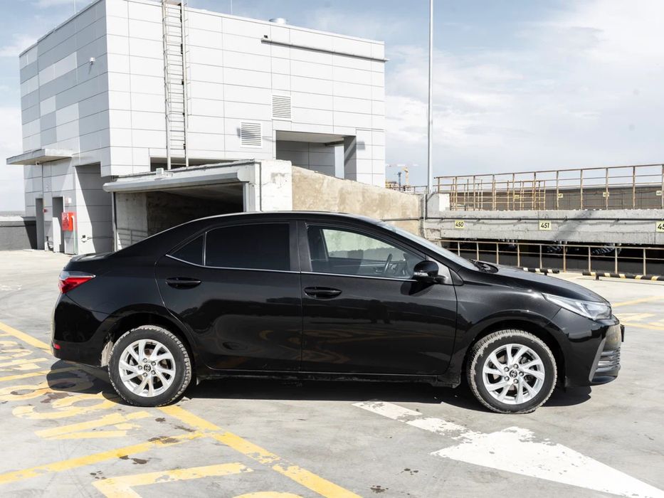 Автомобиль Toyota Corolla